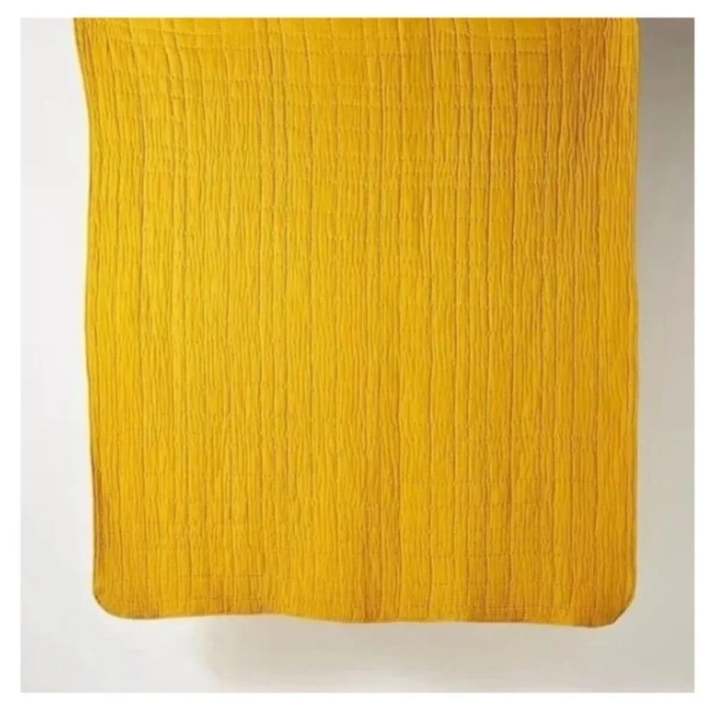 Anthropologie Reversible Airy Gauze Quilt Size King New Plus